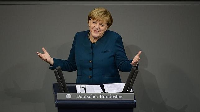 Merkel pretende impedir que Juncker lidere a los populares en las elecciones europeas