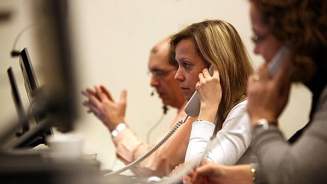 El 81% de las compañías obligan a llamar a 902 para la atención al cliente, según FACUA