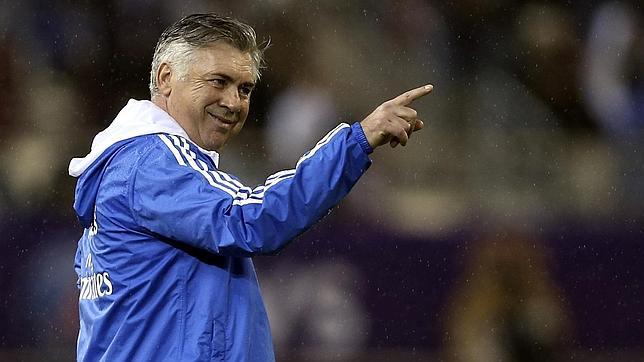 «No van a salir jugadores ni vamos a fichar a nadie»