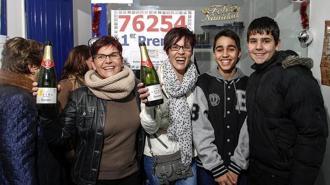 Lotería del Niño 2014: Monforte de Lemos (Lugo) acapara el Gordo del Niño, que recae en el 76254