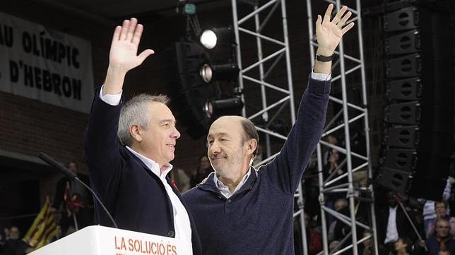 PSOE y PSC se reúnen hoy para coordinar su respuesta al desafío separatista de Mas