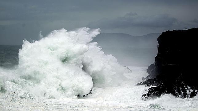 Una ola de 11,5 metros de altura bate el récord en Cabo Silleiro (Pontevedra)