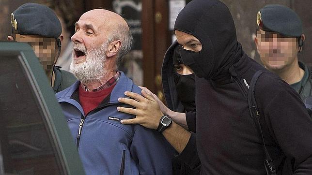 El PSE, de la mano con Bildu y PNV, pide una declaración contra las detenciones de etarras