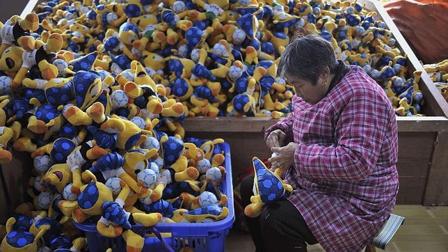 China supera en 2013 a EE.UU. como líder del comercio mundial