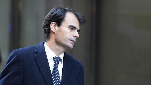 Ruz pide más documentación a la Comunidad de Madrid, a Pozuelo y a Estepona