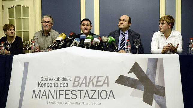 El juez, a la espera de un informe del fiscal para frenar el desafío del PNV y Sortu