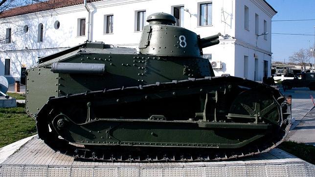 «Renault FT», el carro de combate que luchó en la Guerra Civil y contra Hitler