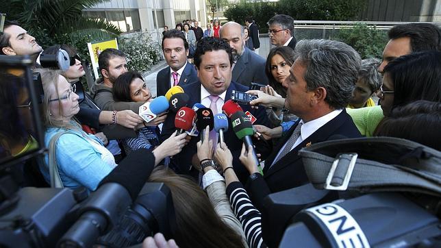 Moliner elimina una vicepresidencia y reestructura el equipo de gobierno