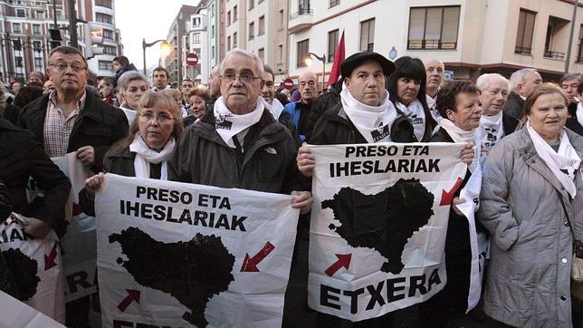 Dignidad y Justicia denuncia la marcha promovida por PNV y Sortu por ensalzar a ETA