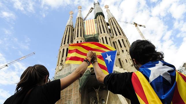 Barcelona inaugura una plaza dedicada al creador de la bandera independentista
