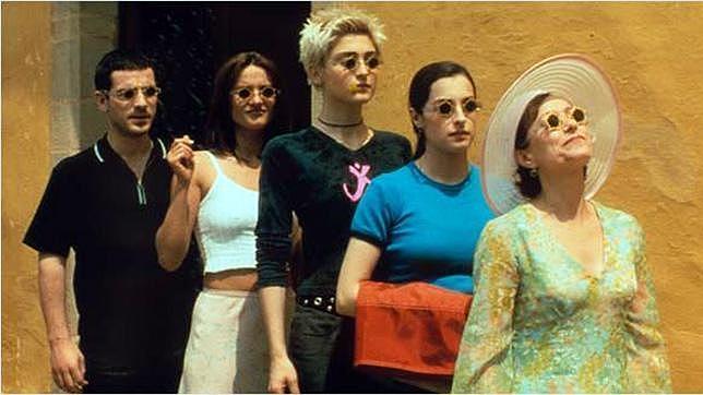 Julie Gayet, en el centro del reparto de «¿Entiendes?»