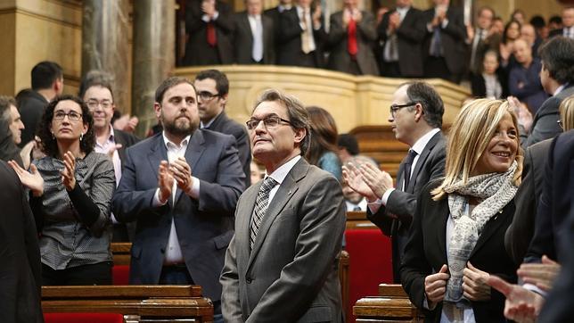 El Parlament aprueba pedir la consulta independentista al Congreso