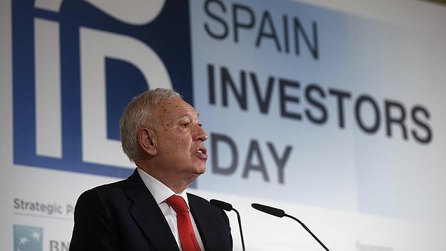 Margallo matiza que la CE no media en el caso del Canal sino que ayuda a buscar una «solución financiera»