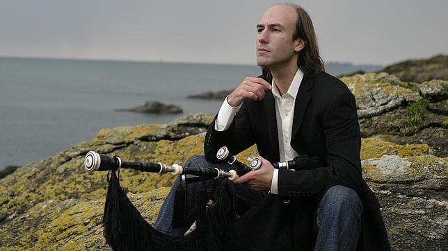 Carlos Núñez rinde homenaje a la música celta del futuro con un nuevo trabajo