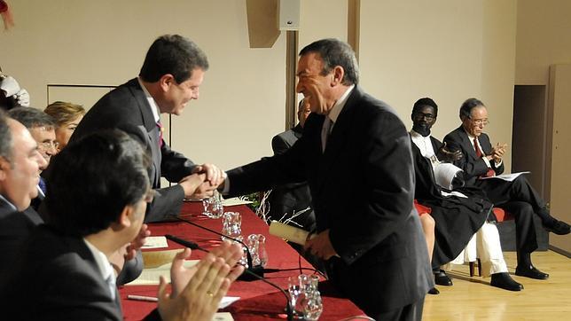 Andrés León, el alma de la Asociación de los Patios, recogió su galardón