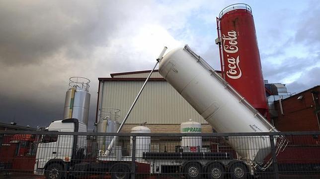 La mitad de los 750 despidos previstos en el ERE de Coca Cola serán prejubilaciones