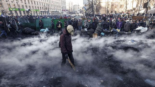 Los manifestantes más duros de Kiev esperan una orden para asaltar las sedes del poder