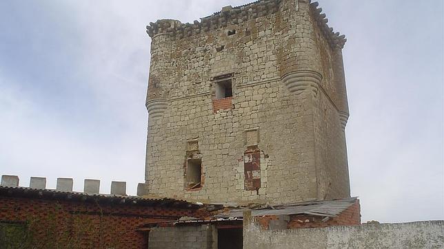 Condado asegura que se reimpulsará el expediente contra el dueño del castillo de Galve