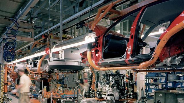 Las plantas catalanas de Seat y Nissan amplían temporalmente sus plantillas