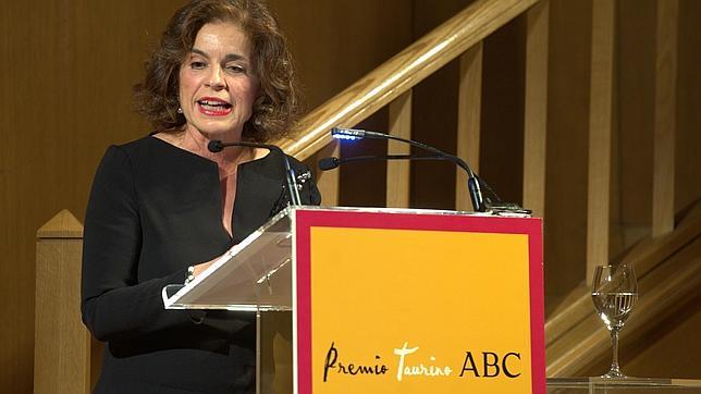 Botella disculpa la ausencia de Aznar en la convención del PP: «Simplemente, está fuera»