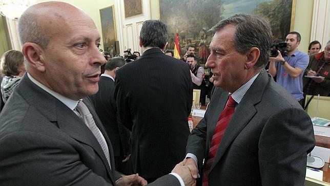 Educación mantendrá los libros de texto de Primaria dos cursos más