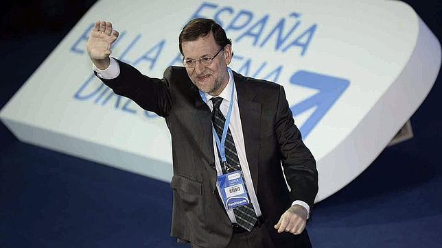 Rajoy avala el informe de FAES contra las mentiras del independentismo catalán