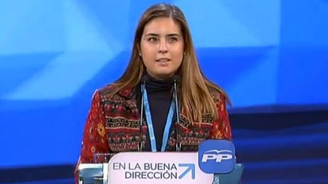Zoe, una joven concejal del PP vasco, reivindica la memoria de las víctimas