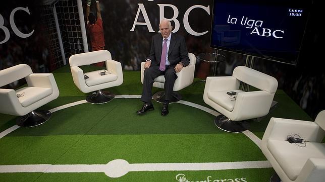 Luis Aragonés visitó «La Liga ABC» en noviembre de 2013
