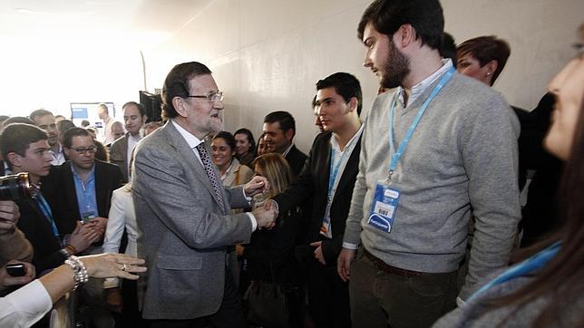 Rajoy anuncia que habrá una bajada sucesiva de impuestos desde 2015