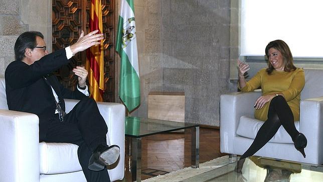 Díaz traslada a Mas su propuesta federal como «solución» para España