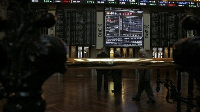 El Ibex arranca la semana cayendo casi un 2% y a punto de ceder los 9.700 puntos