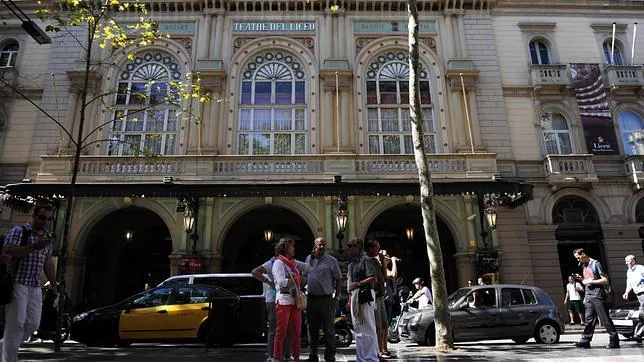 El Gran Teatro del Liceo despide a una veintena de trabajadores