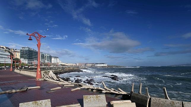 Los concellos de Lugo y La Coruña se blindan contra el temporal