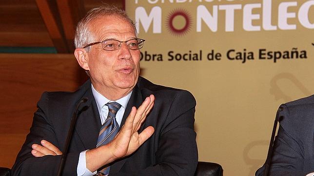 Borrell aboga por consultar primero a los catalanes y después a todo el Estado