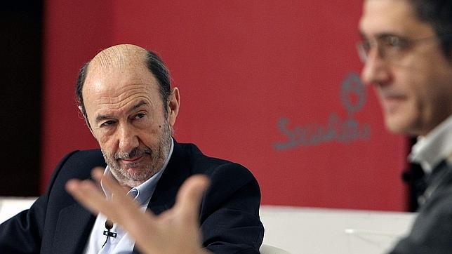 Urkullu garantizó a Rubalcaba que no irá de la mano de Bildu en el proceso del fin de ETA