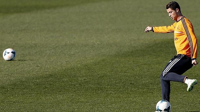 Apelación mantiene los tres partidos de sanción a Cristiano Ronaldo