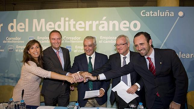 Sánchez-Camacho se une al frente común por la financiación autonómica con Fabra, Bauzá y Valcárcel