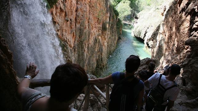 Uno de los rincones de agua y roca del Monasterio de Piedra