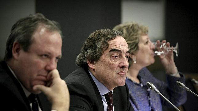 La CEOE pide bajar el IRPF, el Impuesto de Sociedades y las cotizaciones sociales