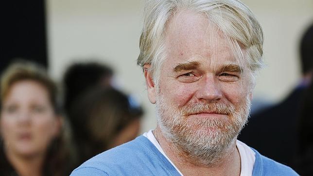 Hoffman desvela en sus diarios que tenía una relación con dos mujeres a la vez