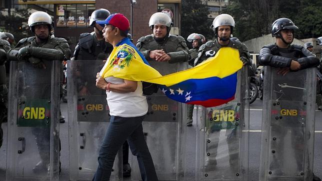 Maduro cesa al director de los Servicios de Inteligencia