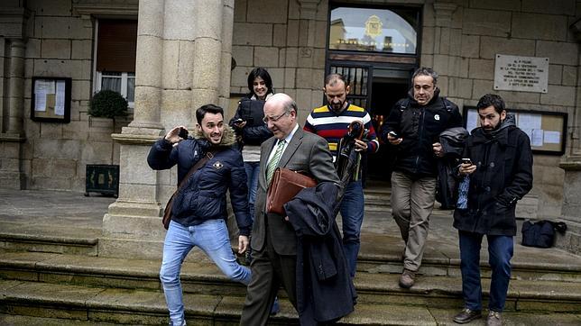 El alcalde de Orense asegura que hay «demasiadas» pruebas basadas en rumores