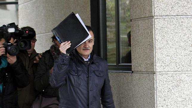 La Policía requisa documentos de obras de Eiriña en la Zona Franca de Vigo