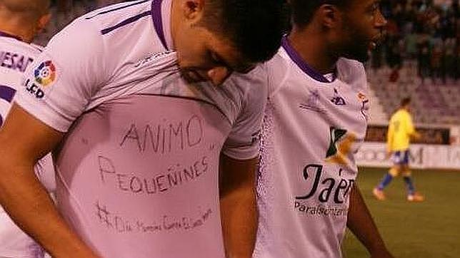 El Jaén recurre la sanción por mostrar una camiseta solidaria contra el cáncer infantil