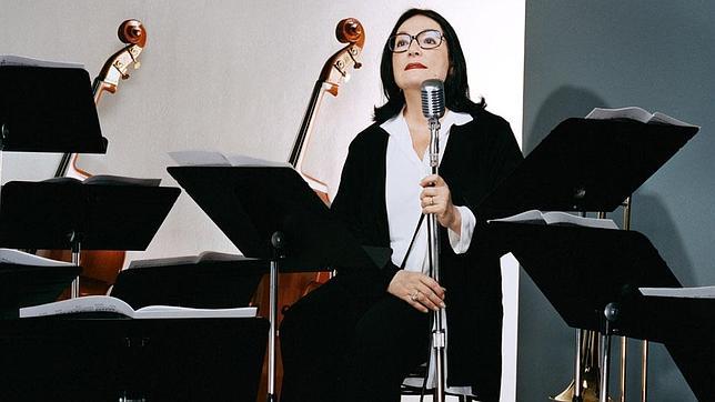 Nana Mouskouri: «No era nada atractiva, pero llegué a vender más discos que Madonna»