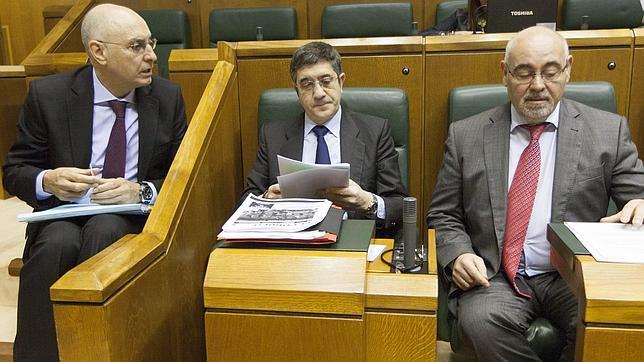 PNV y PSE pactan iniciar el debate de reforma del Estatuto vasco dentro de la ley