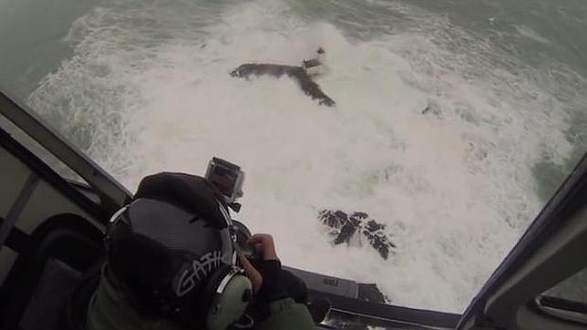 El vídeo más impactante de la ciclogénesis del Cantábrico, desde un helicóptero