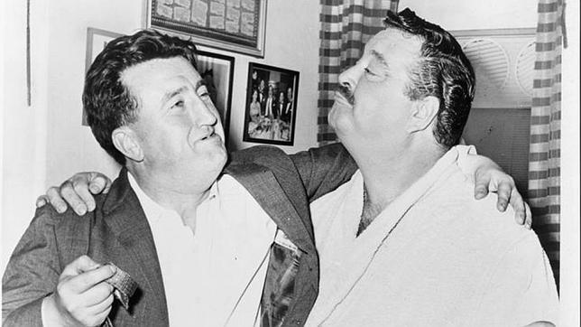 Behan, a la izquierda, junto al humorista Jackie Glenson