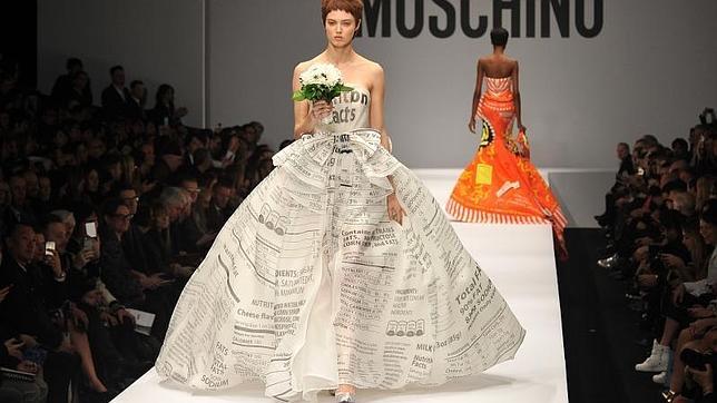 La novia cerró el desfile de Moschino