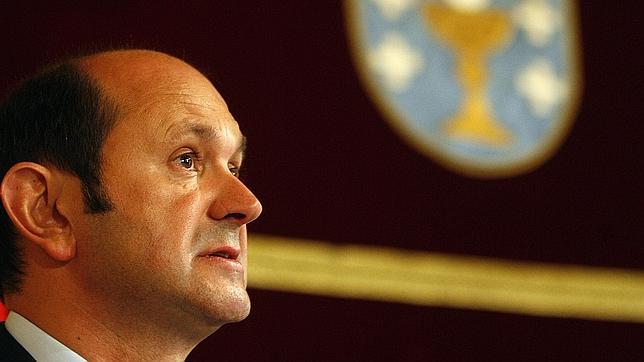 Louzán apoya al concejal de Nigrán imputado en la «operación Patos»